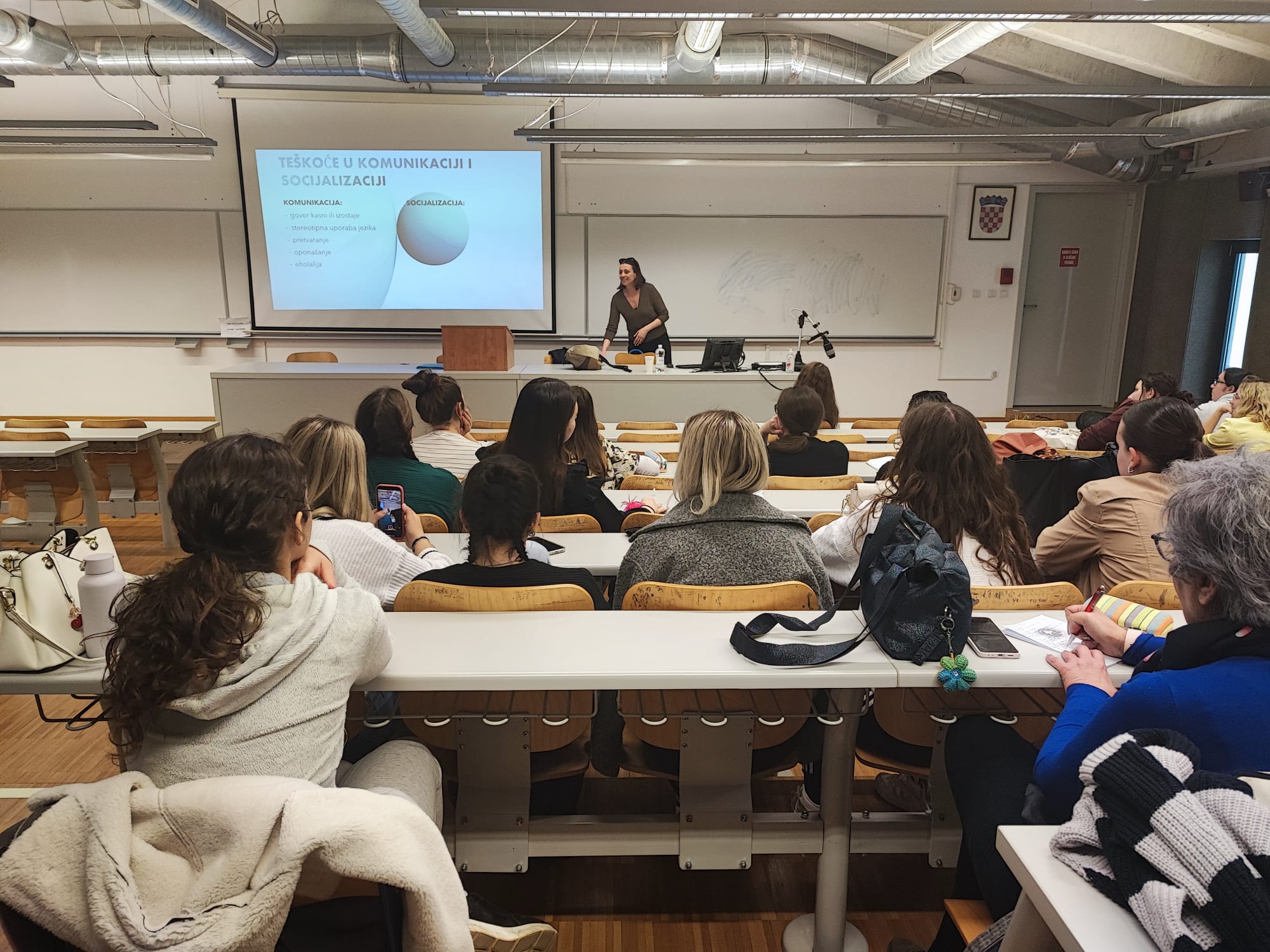 Gostujuće predavanje Doris Kovačić “Što treba znati o autizmu – iz perspektive jedne mame”